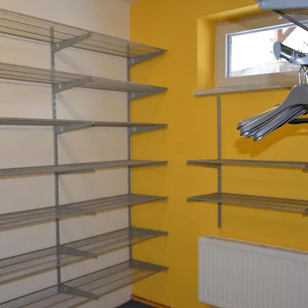 V Karlově *