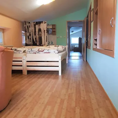 V Karlově Horská chata *